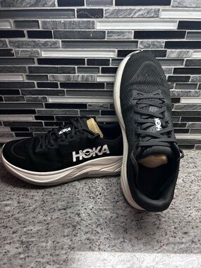 Hoka Rincon 4 Men's Black and White Running Shoes size 11